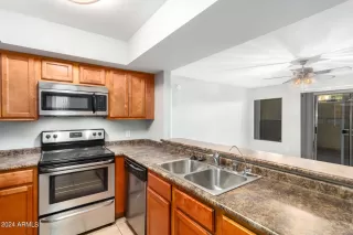 Photo #4: 6744612 Listing