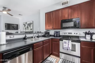 Photo #4: 6744763 Listing