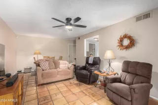 Photo #4: 6744807 Listing