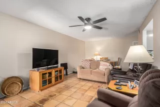 Photo #6: 6744807 Listing