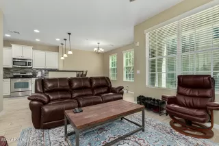 Photo #6: 6744823 Listing