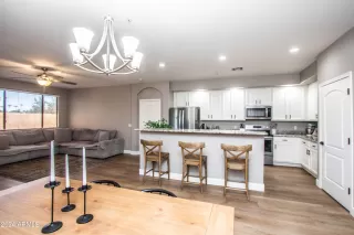 Photo #5: 6744850 Listing