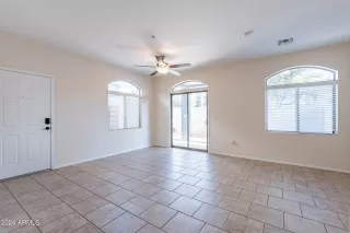 Photo #4: 6744875 Listing