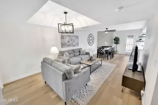 Photo #4: 6744970 Listing 