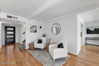 Photo #6: 6745261 Listing