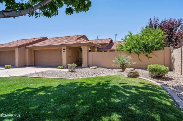 MLS: 6745352 Condo For Sale