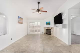 Photo #6: 6745352 Listing