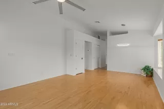 Photo #4: 6745387 Listing