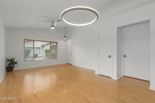 Photo #6: 6745387 Listing