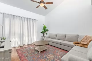 Photo #5: 6745525 Listing