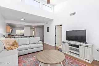 Photo #6: 6745525 Listing