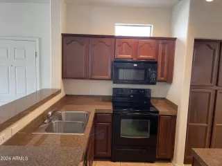 Photo #3: 6745980 Listing