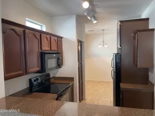 Photo #4: 6745980 Listing