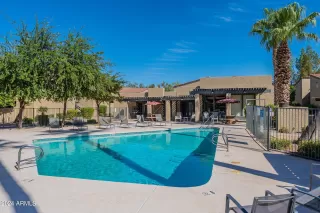 Photo #2: 6746183 Listing 