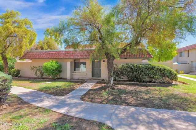 MLS: 6746586 Condo For Sale