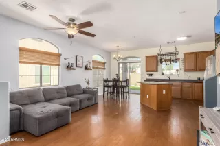 Photo #3: 6746665 Listing 