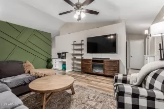 More Details about MLS # 6746912 : 1705 S ROBIN LANE