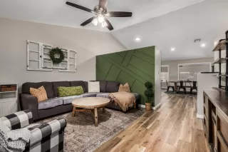 Photo #2: 6746912 Listing