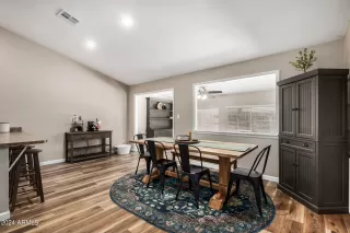 Photo #6: 6746912 Listing