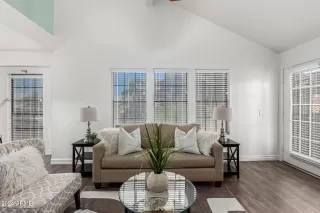 Photo #3: 6747279 Listing 