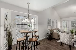 Photo #5: 6747279 Listing 