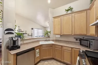 Photo #5: 6747505 Listing