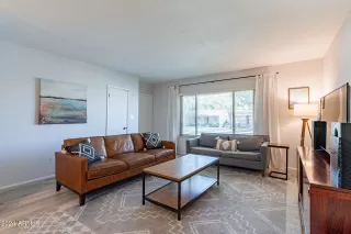 Photo #6: 6747570 Listing