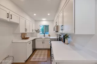 Photo #3: 6747901 Listing