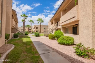 Photo #3: 6747926 Listing