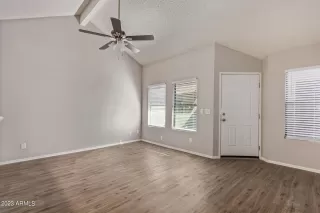 Photo #5: 6748271 Listing