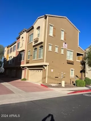 Photo #3: 6748376 Listing