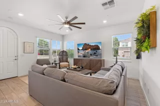 Photo #5: 6748614 Listing 