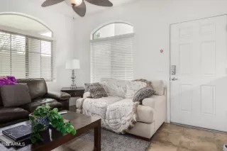 Photo #5: 6748786 Listing 