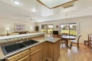 Photo #6: 6749174 Listing