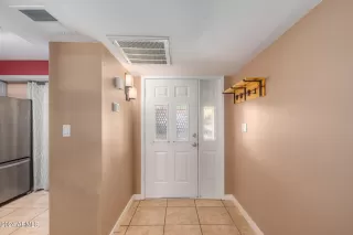 Photo #3: 6749183 Listing