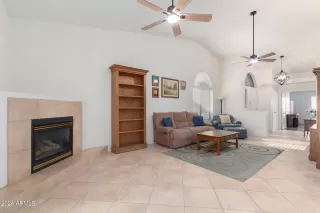 Photo #4: 6749413 Listing