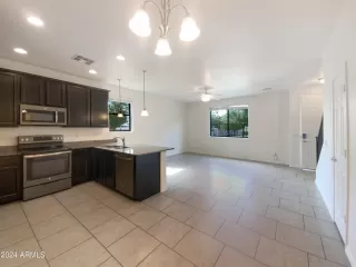 Photo #2: 6749570 Listing 