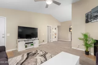 Photo #4: 6749614 Listing 