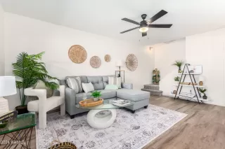 Photo #2: 6749671 Listing