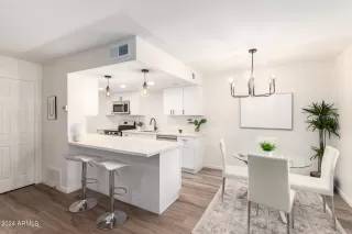 Photo #6: 6749671 Listing