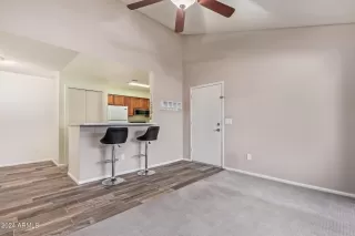 Photo #4: 6750068 Listing 