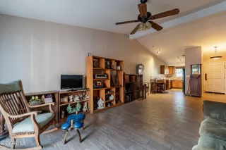 Photo #5: 6750149 Listing