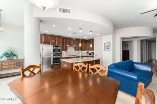 Photo #6: 6750949 Listing 