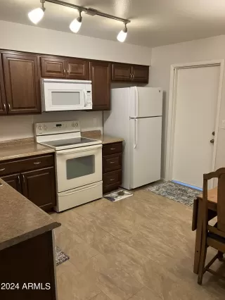 Photo #6: 6751072 Listing 