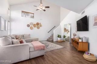 Photo #2: 6751293 Listing 