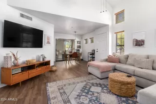 Photo #4: 6751293 Listing 