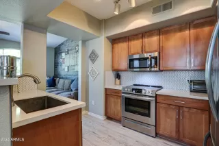 Photo #3: 6751405 Listing