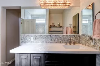 Photo #6: 6751405 Listing