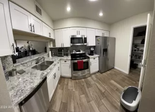 Photo #5: 6751451 Listing 