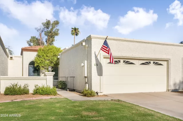 MLS: 6751732 Condo For Sale